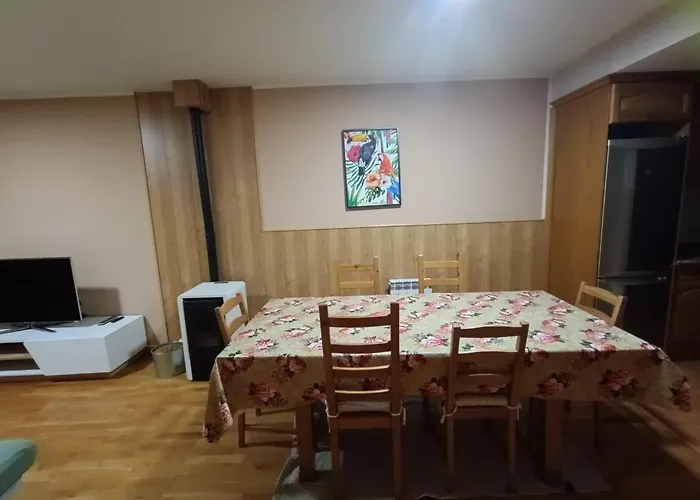 Adosado En Villanua Con Wifi